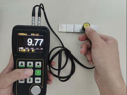 เครื่องวัดความหนาอัลตราโซนิกอุตสาหกรรม TG-5100D พร้อม A-SCAN B SCAN แบบเรียลไทม์ หน้าจอสี OLED True Color เครื่องมือ NDT ความแม่นยำสูง