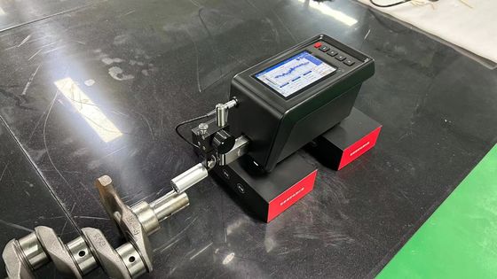 SRT-7300+ เครื่องมือวัดความหยาบของพื้นผิวและโปรไฟล์แบบพกพา ช่วง500μm เครื่องทดสอบหน้าจอสัมผัสความหยาบของความหยาบของ Waviness Contour