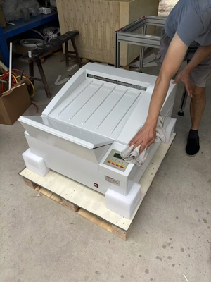 เวลาในการพัฒนา 20-60 วินาที NDT เครื่องตรวจสอบความบกพร่อง X-ray / เครื่องประมวลผลการพัฒนาหนัง HDL-P17A พร้อมความจุของถังยา