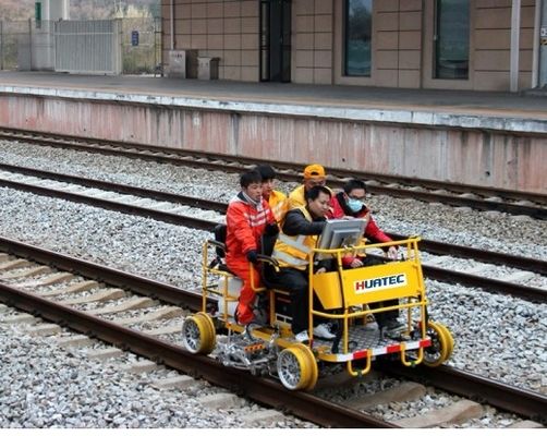 เครื่องตรวจจับความบกพร่องอัลตราโซนิกรางรถไฟแบบดิจิทัล FD-GT60 สำหรับการตรวจสอบราง