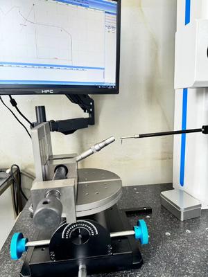 เครื่องวัดโปรไฟล์ความขรุขระ SRT-210G พร้อมช่วงการวัด 100 มม.